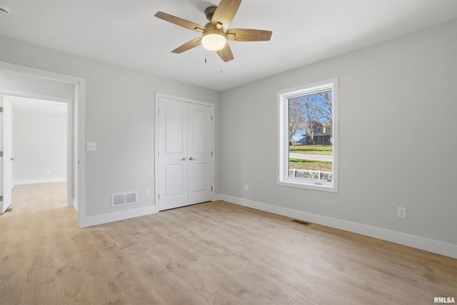 1109 Lawson Street, Washington, IL 61571