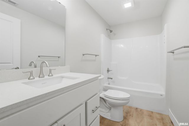 1109 Lawson Street, Washington, IL 61571