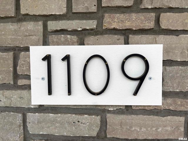 1109 Lawson Street, Washington, IL 61571