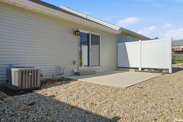 1109 Lawson Street, Washington, IL 61571