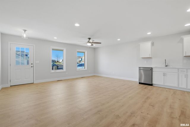 1109 Lawson Street, Washington, IL 61571