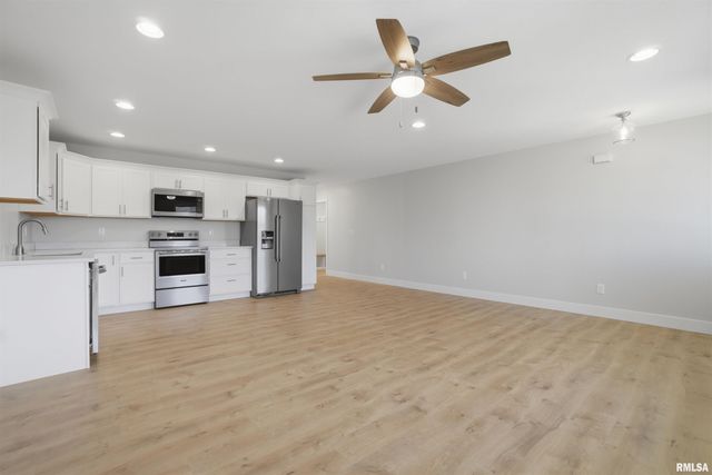 1109 Lawson Street, Washington, IL 61571