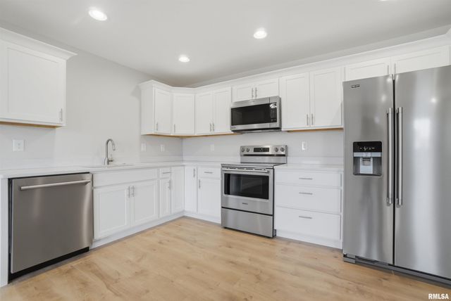 1109 Lawson Street, Washington, IL 61571