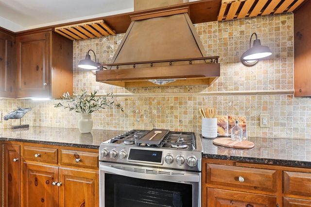 19 Beechtree Lane, Granville, OH 43023