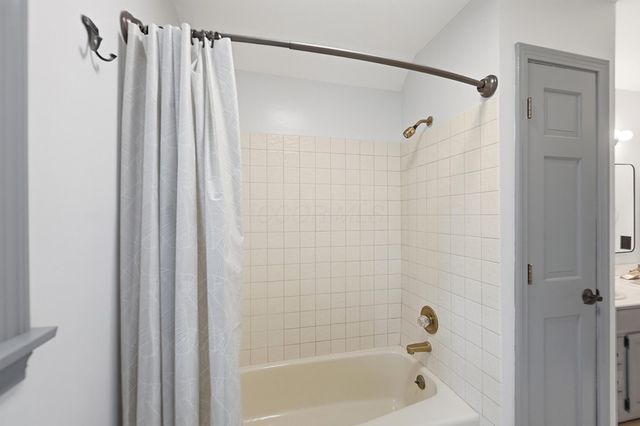 19 Beechtree Lane, Granville, OH 43023