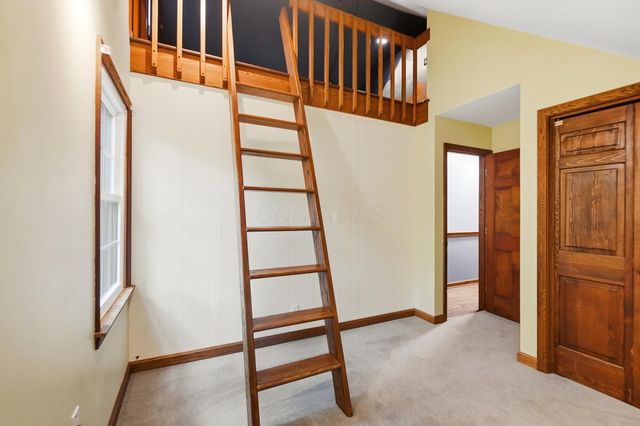 19 Beechtree Lane, Granville, OH 43023