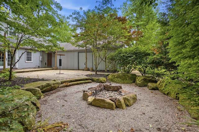 19 Beechtree Lane, Granville, OH 43023