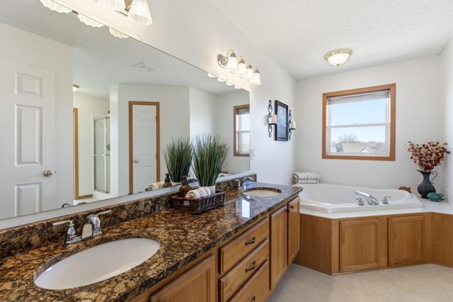 20300 Erickson Path, Farmington, MN 55024