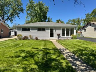 350 N 2nd Avenue, Villa Park, IL 60181