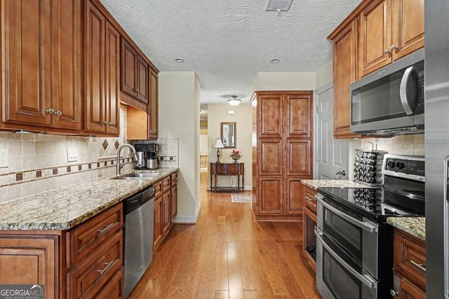 2900 Hampton Valley Drive, Loganville, GA 30052