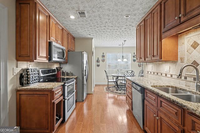 2900 Hampton Valley Drive, Loganville, GA 30052