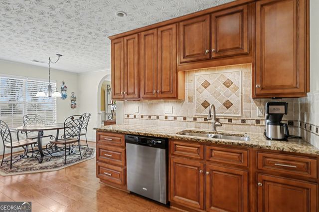 2900 Hampton Valley Drive, Loganville, GA 30052