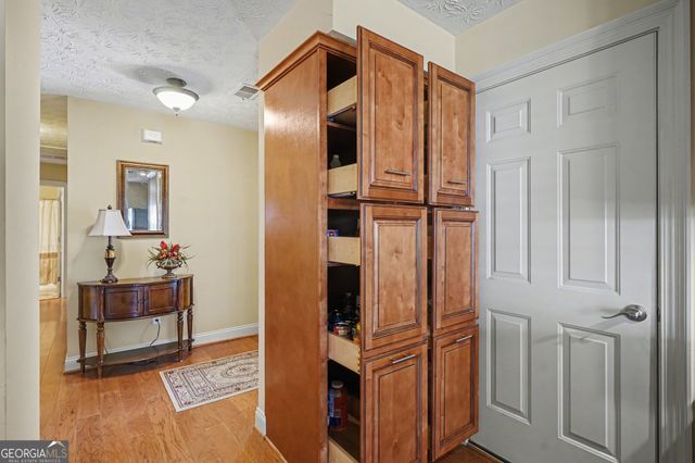 2900 Hampton Valley Drive, Loganville, GA 30052