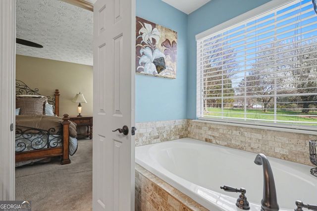 2900 Hampton Valley Drive, Loganville, GA 30052