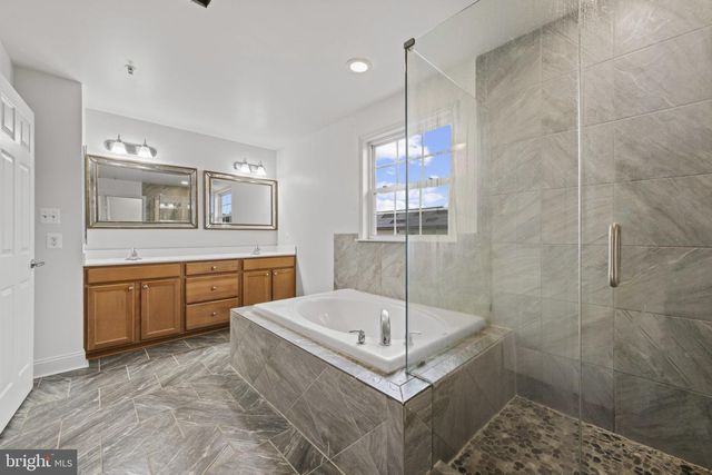 5510 DOUBS RD, Adamstown, MD 21710