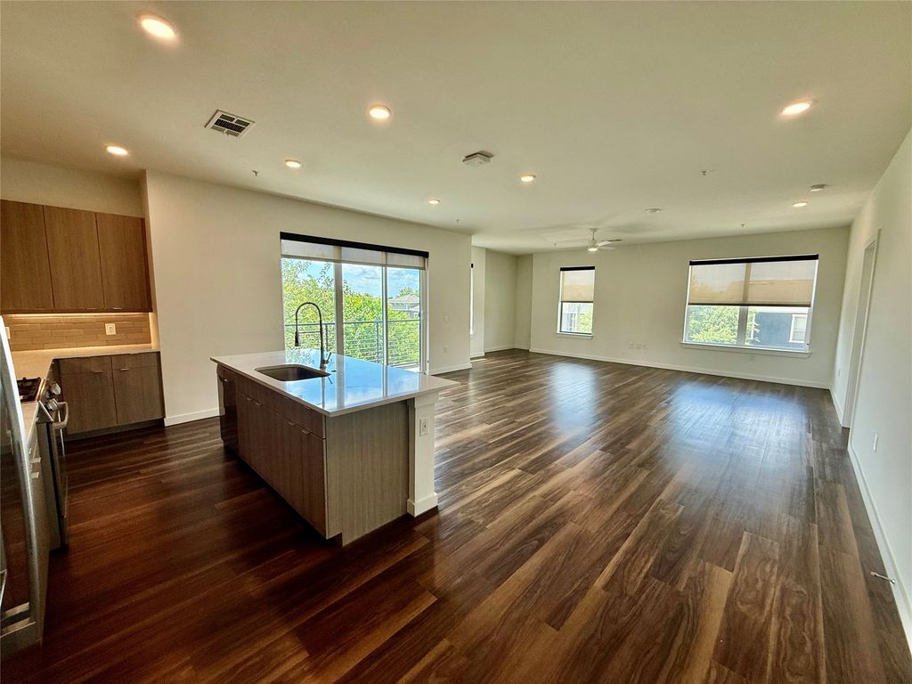 7450 Coronado Avenue 301, Dallas, TX 75214