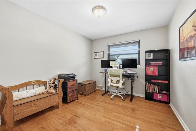 105 Mayer Dr, North Fayette, PA 15071