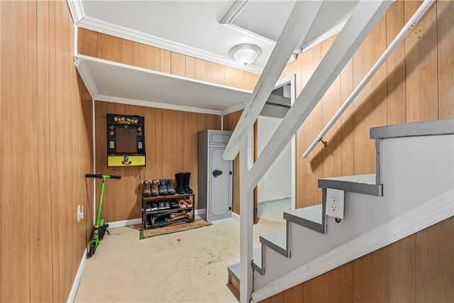 105 Mayer Dr, North Fayette, PA 15071