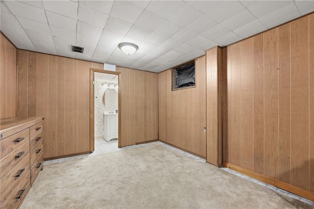 105 Mayer Dr, North Fayette, PA 15071