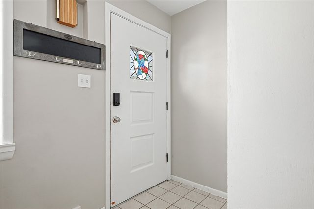 105 Mayer Dr, North Fayette, PA 15071