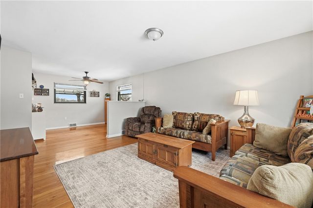 105 Mayer Dr, North Fayette, PA 15071