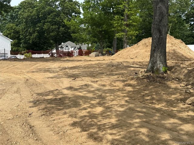 3 lotto Court, Lake Grove, NY 11755