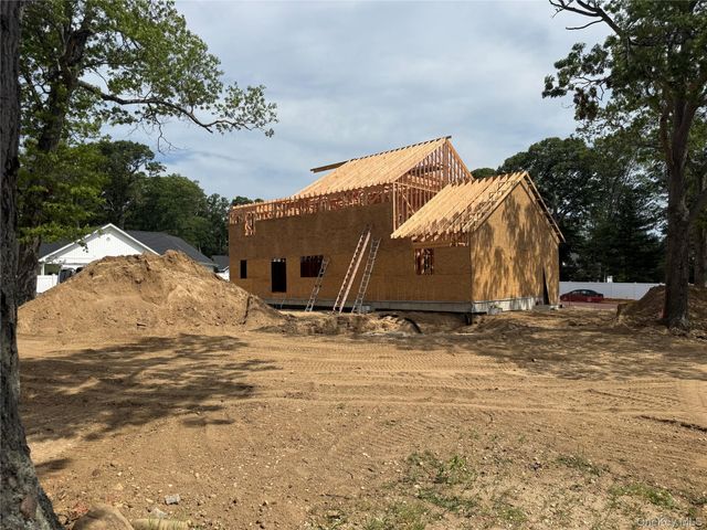 3 lotto Court, Lake Grove, NY 11755