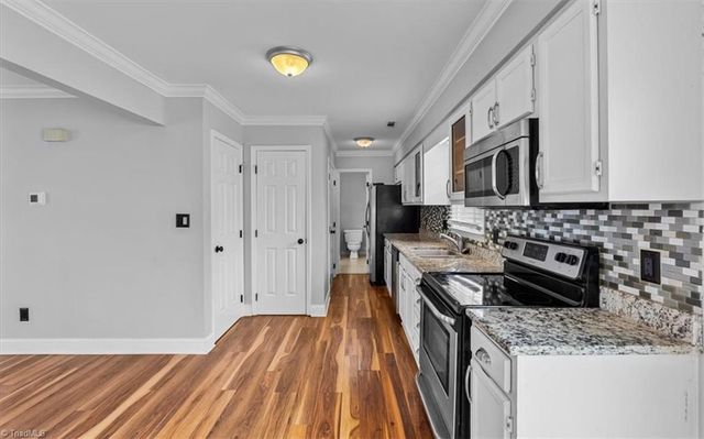 332 Brookside Court, Kernersville, NC 27284