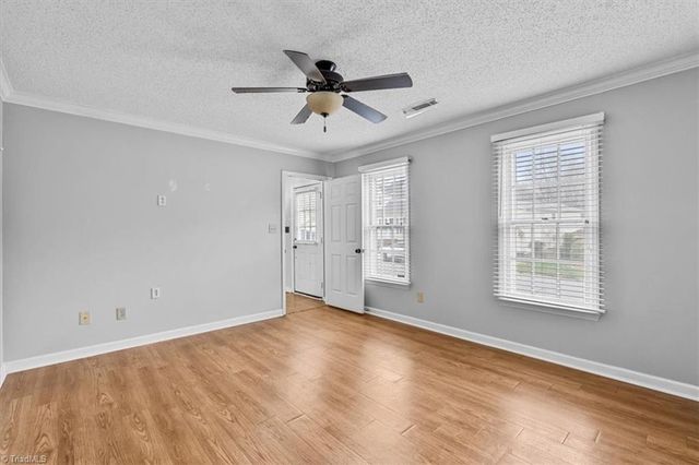 332 Brookside Court, Kernersville, NC 27284