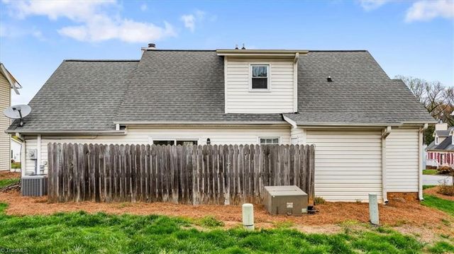 332 Brookside Court, Kernersville, NC 27284
