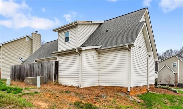 332 Brookside Court, Kernersville, NC 27284