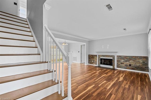 332 Brookside Court, Kernersville, NC 27284