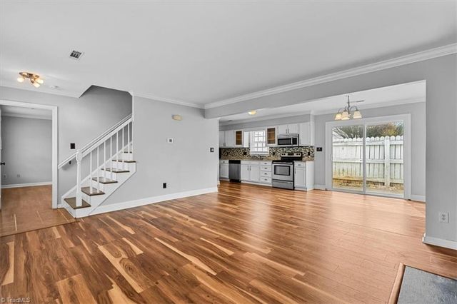 332 Brookside Court, Kernersville, NC 27284