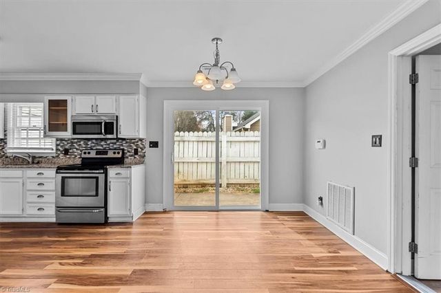 332 Brookside Court, Kernersville, NC 27284