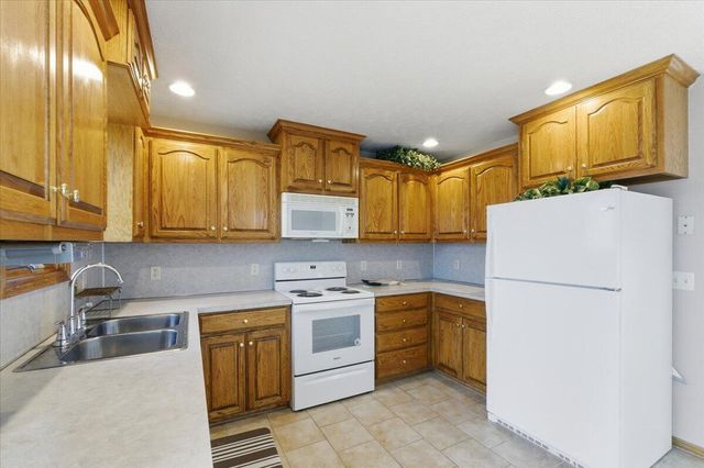 3210 AVENUE K, Council Bluffs, IA 51501