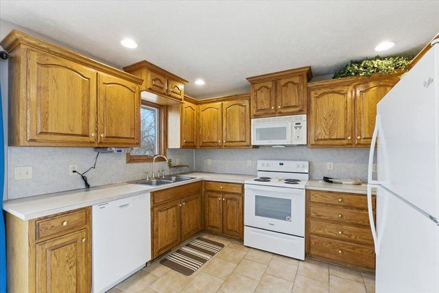 3210 AVENUE K, Council Bluffs, IA 51501