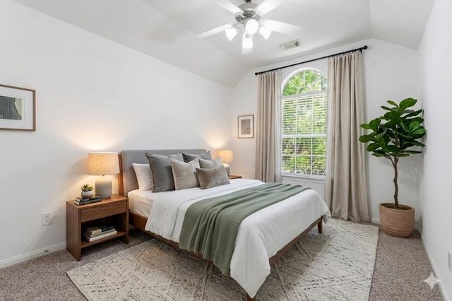 19 Aquiline Oaks Place, The Woodlands, TX 77382