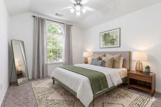 19 Aquiline Oaks Place, The Woodlands, TX 77382