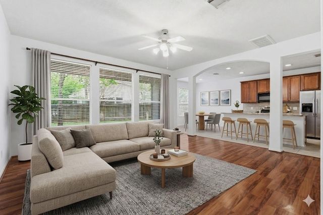 19 Aquiline Oaks Place, The Woodlands, TX 77382