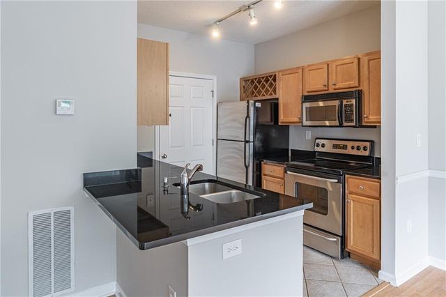 4333 Dunwoody Park 1311, Dunwoody, GA 30338