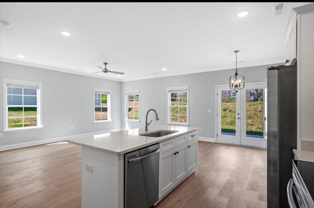 141 Andros Dr, Dalton, GA 30721