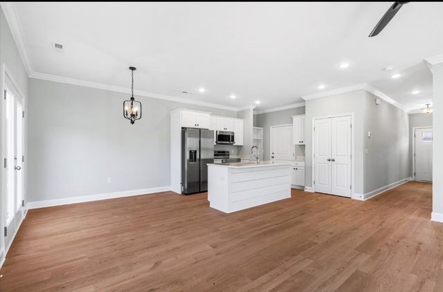 141 Andros Dr, Dalton, GA 30721