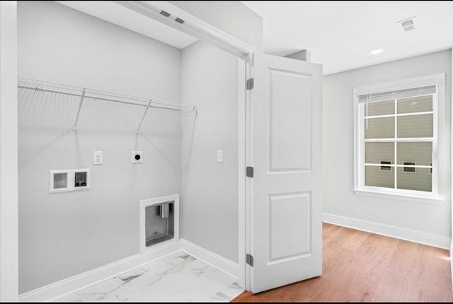 141 Andros Dr, Dalton, GA 30721