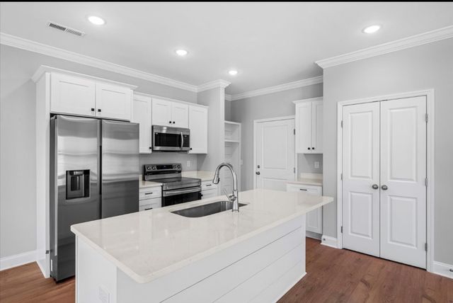 141 Andros Dr, Dalton, GA 30721