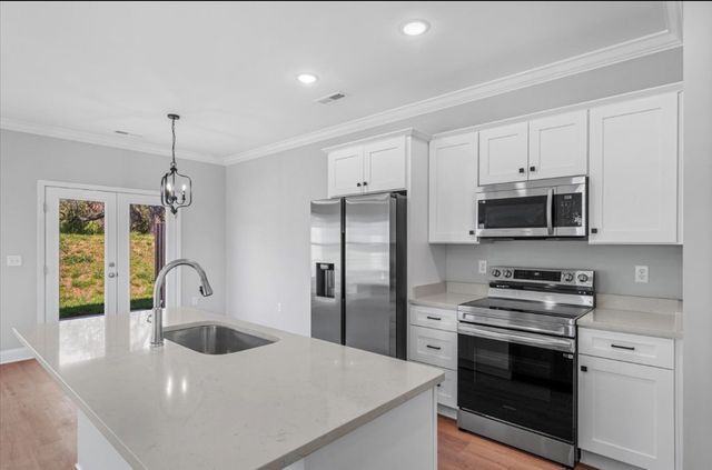 141 Andros Dr, Dalton, GA 30721