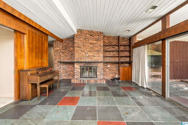 2423 VESTAVIA DRIVE, Vestavia Hills, AL 35216