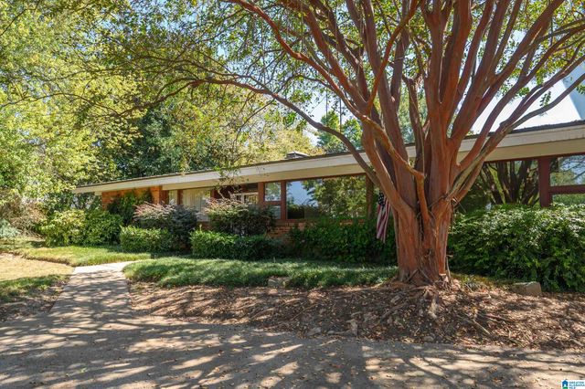 2423 VESTAVIA DRIVE, Vestavia Hills, AL 35216