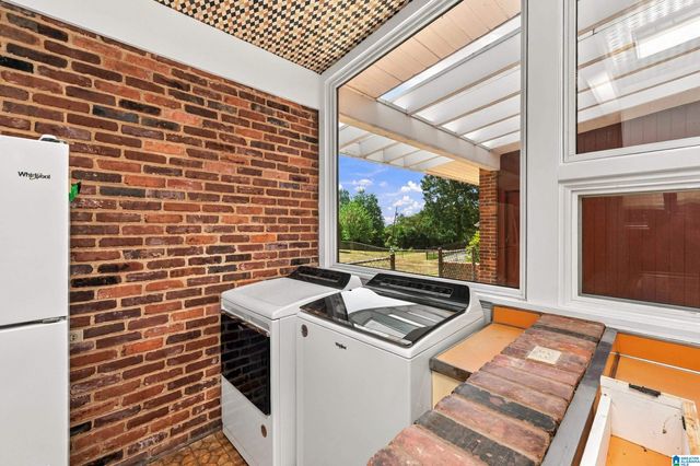 2423 VESTAVIA DRIVE, Vestavia Hills, AL 35216
