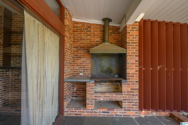 2423 VESTAVIA DRIVE, Vestavia Hills, AL 35216
