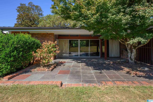 2423 VESTAVIA DRIVE, Vestavia Hills, AL 35216